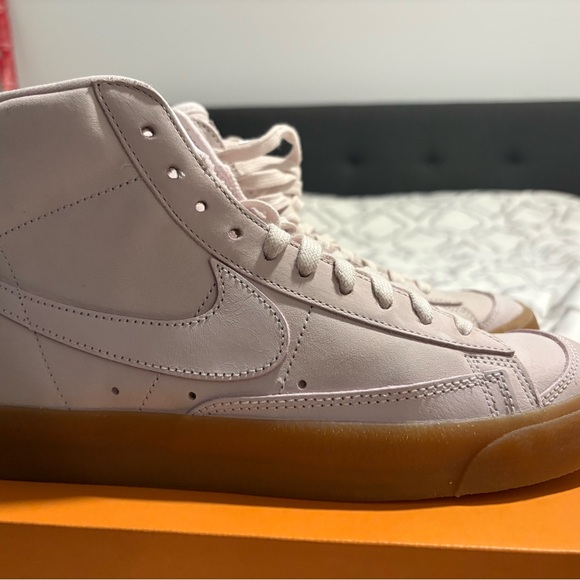 Nike Blazers Pearl Pink High-Tops - Picture 2 of 8